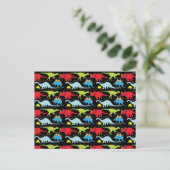 Dinosaur Design Blue Red Green op zwart Briefkaart (Staand voorkant)