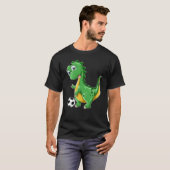 Dinosaur die Soccer Dino Sports speelt T-shirt (Voorkant volledig)