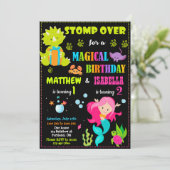 Dinosaur en Mermaid verjaardagsuitnodiging Twee th Kaart (Staand voorkant)