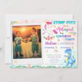 Dinosaur en Unicorn verjaardagsuitnodiging voor tw Kaart (Voorkant)