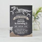Dinosaur Fossil Excavation Chalkboard Birthday Kaart (Staand voorkant)