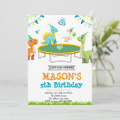 Dinosaur jump party uitnodiging (Staand voorkant)