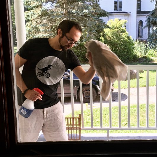 Dinosaur op een bike in Sky met maan T-shirt