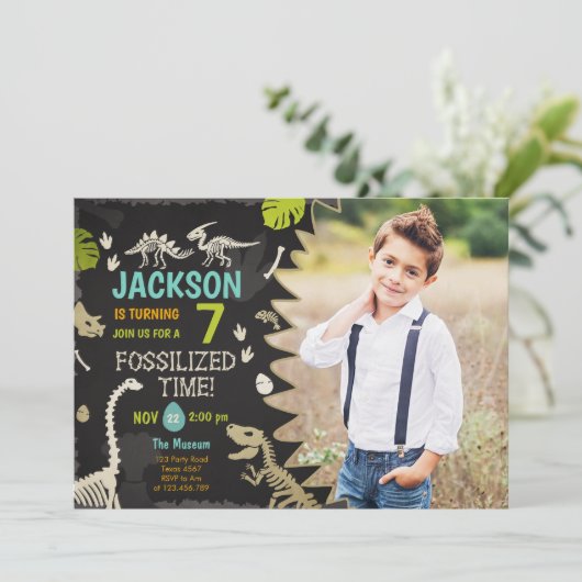 Dinosaur Party Boy Fossil Dino Dig Birthday Kaart (Staand voorkant)