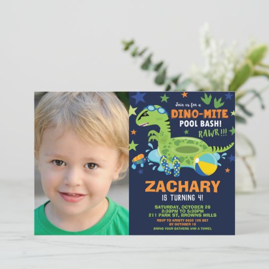 Dinosaur Pool Verjaardagsfeestje Bash Boy Dino Flo Kaart (Staand voorkant)