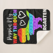 Dinosaur Poppin My Way Through Kindergarten Sherpa Deken (Voorkant (horizontaal))