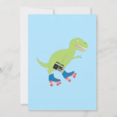 Dinosaur Roller Skating Holding Radio Birthday Kaart (Achterkant)