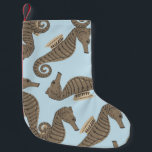 Dinosaur skelet, grunge naadloos patroon. kleine kerstsok<br><div class="desc">Willekeurig naadloos oceaan dierpatroon met bleke bruine zeepaardsilhouetten. Pastel blauwe achtergrond. Ontworpen voor stoffenontwerp,  textieldruk,  het verpakken,  dekking.  illustratie. Zeepaardsilhouetten in het getij,  een pasteloceaangids. Ocean Animal Elegance: Zeepaardsilhouetten in blauw. achtergrond,  abstract,  illustratie,  textuur,  decor,  water,  strand,  natuur,  ,  cartoon,  dier,  zee,  vis,  naadloos,  blauw,  paard,  silhouet,  oceaan,  tropisch</div>