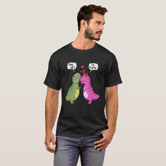 Dinosaur T Rex Couple Hug Me Funny Valentines Day T-shirt (Voorkant volledig)