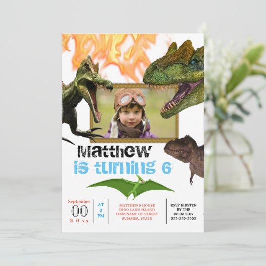 Dinosaur thema verjaardagsfeest t-rex foto vlammen kaart (Staand voorkant)