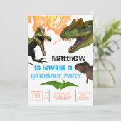 Dinosaur thema verjaardagsfeest t-rex vlammen kaart (Staand voorkant)