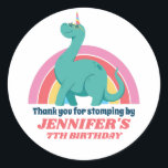 Dinosaur Unicorn en Rainbow Kids Birthday Party Ronde Sticker<br><div class="desc">Kute party gunsten voor kinderen,  jongens of meisjes die van dinosaurussen houden en t-rex. Ideaal voor kinderen op verjaardagsfeestje,  feestvieren en dankjewel op het label. U kunt de tekst voor baby shower of andere gelegenheid en partij ook aanpassen.</div>