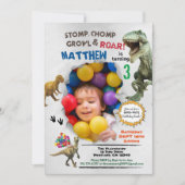 Dinosaur verjaardagfoto uitnodiging kleurig (Voorkant)