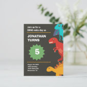 Dinosaur verjaardagsfeest uitnodiging briefkaart (Staand voorkant)