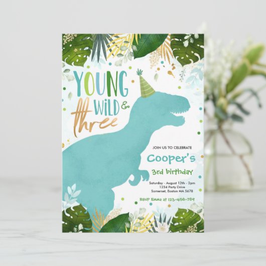 Dinosaur Young Wild and Three Dinosaur Birthday Kaart (Staand voorkant)