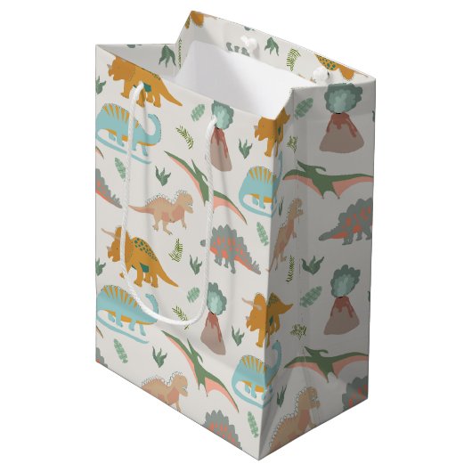 Dinosaurië kids handgetekend boho dinosaurus patro medium cadeauzakje (Voorkant Gekanteld)
