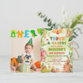 Dinosaurus drie-a-saurus 3e verjaardag foto kaart (Staand voorkant)