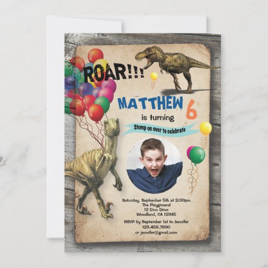 Dinosaurus verjaardag foto uitnodiging rustiek (Voorkant)