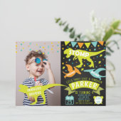 Dinosaurus Verjaardag Uitnodiging Krijtbord Foto (Staand voorkant)