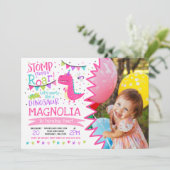 Dinosaurus Verjaardag Uitnodiging Meisje Dinosauru (Staand voorkant)