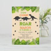 Dinosaurus Verjaardag Uitnodiging met Bladeren (Staand voorkant)