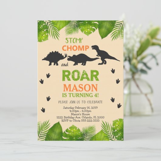 Dinosaurus Verjaardag Uitnodiging met Bladeren (Staand voorkant)