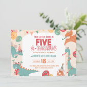 Dinosaurus Verjaardag Uitnodiging Vijf. Schattigee (Staand voorkant)