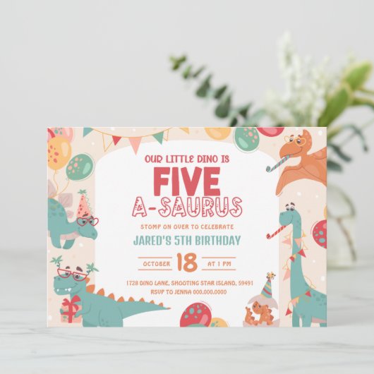 Dinosaurus Verjaardag Uitnodiging Vijf. Schattigee (Staand voorkant)