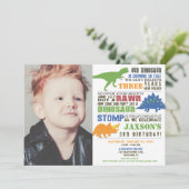 Dinosaurus verjaardagsjongen groen blauw sinaasapp kaart (Staand voorkant)