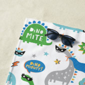 Dinosaurussen met naam in heldere kleuren strandlaken (In situ)