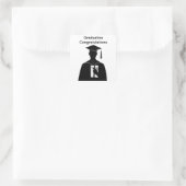 Diploma vasthoudend afgestudeerde vierkante sticker (Tas)