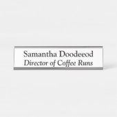 Director of Coffee Runs Funny Kantoor White Bureau Naambordje (Voorkant)
