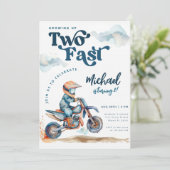 Dirt Bike Twee Snelle Verjaardag Kaart (Staand voorkant)