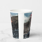 Dirte fietserrider gooit kussen papieren bekers (Rechts)