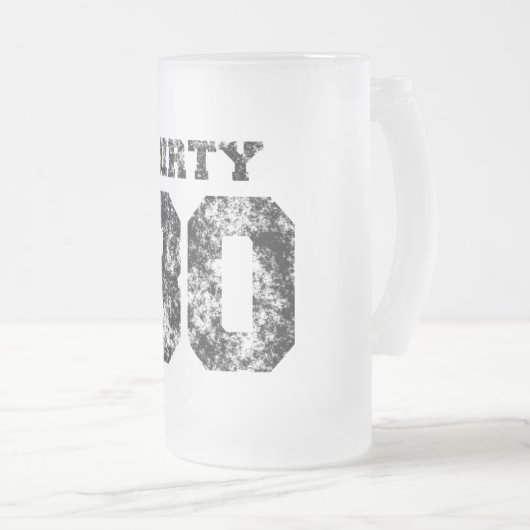 Dirty 30 Frosted Glass Beer Mokken (Voorkant rechts)