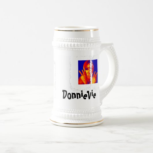 Dirty 3 Box Stein Bierpul (Voorkant rechts)