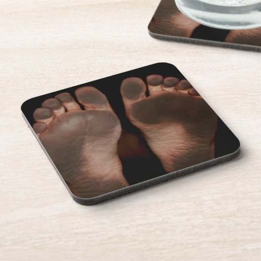 DIRTY FEET DRANKJES ONDERZETTER (Linkerzijde)