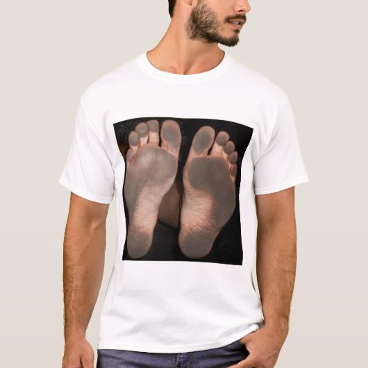 DIRTY FEET T-SHIRT (Voorkant)