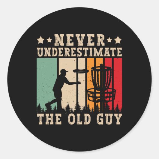 Discgolfer Onderschat nooit oude man grappige disc Ronde Sticker (Voorkant)