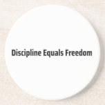 Discipline Equals Freedom Minimalist Typewriter Zandsteen Onderzetter<br><div class="desc">Protect your base. Sandstone coaster with high-contrast typewriter typography to keep your workspace clean and your mind on the mission.</div>