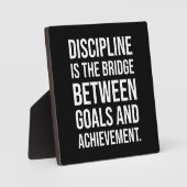 Discipline is de brug tussen doelen en bereiken fotoplaat (Voorkant)