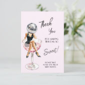 Disco meisje zittend op cocktail bedankkaart (Staand voorkant)