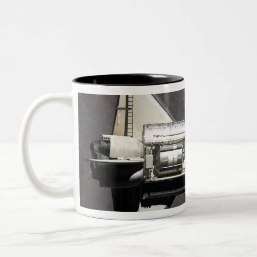 Discovery 2 Space Shuttle Tweekleurige Koffiemok (Links)