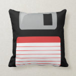 Diskettestation Pillow - zwart, zilver en rood Kussen<br><div class="desc">"diskettestation",  "diskette",  diskette,  schijf,  computer,  computers,  geek,  geeky,  90,  1990,  1990,  90,  jaren,  computergebruik,  techie,  nerd,  nerdy,  zwart,  zilver,  rood,  binnenin,  lijnen,  opslag,  opslaan,  opslaan,  bestanden,  "woonkamer",  couch,  sofa,  "huisopwarming",  huisverwarming,  cadeau,  geschenk,  nieuwheid,  "nieuwigheden",  humor,  grappig,  grapje,  grap,  "gog gift",  leuk,  grappig</div>