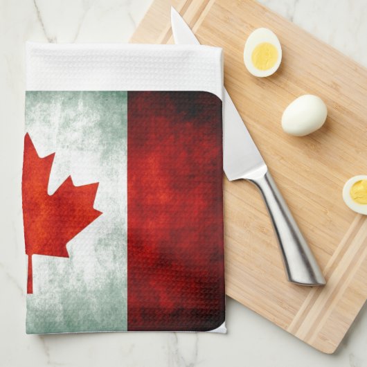 Distressed Canada Flag Theedoek (Quarter Fold)