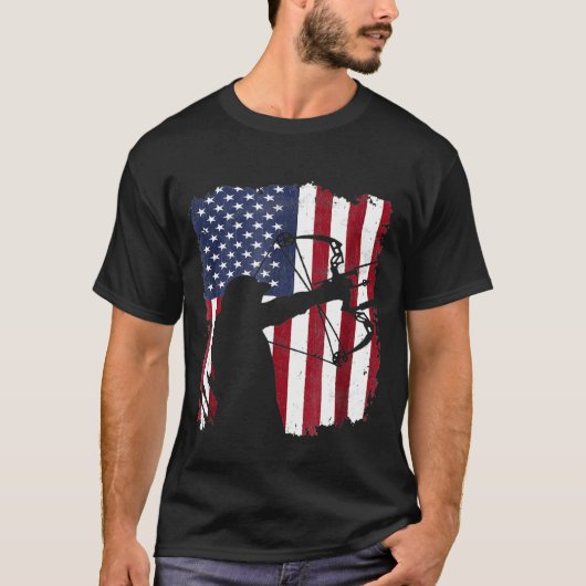 Distressed Compound Bow Archer American Flag T-shirt (Voorkant)