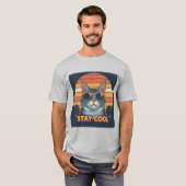 Distressed Retro "Stay Cool" Cat T-shirt – jaren 8 (Voorkant volledig)