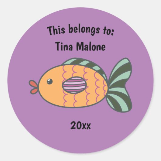 Dit behoort tot Back to School Fish Paars Ronde Sticker (Voorkant)