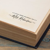 Dit boek is van handgeschreven naam zelfinktende stempel