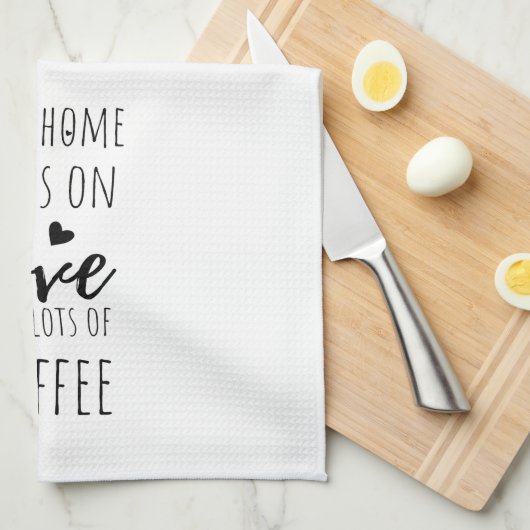 Dit Huis draait op liefde en veel koffie Theedoek (Quarter Fold)